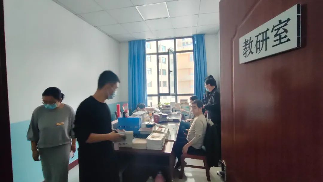 多举措做好校园安全稳定工作