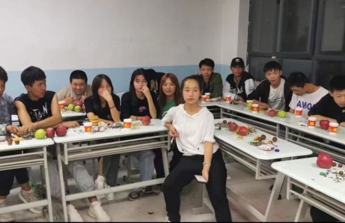 师生共庆中秋佳节